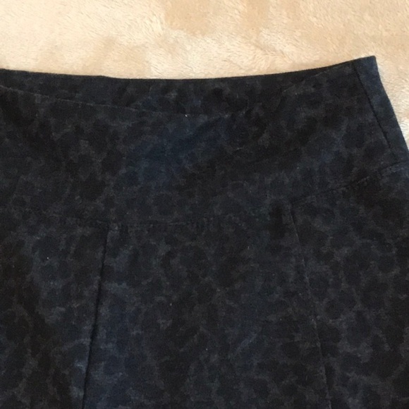 REWASH Juniors Medium Dark Leopard Print Skinny Knit Pants - Picture 4 of 13